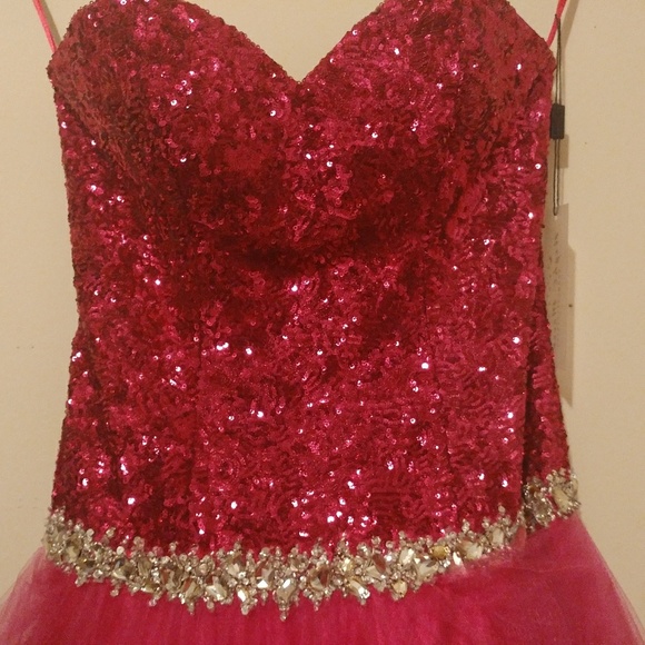 dress - Picture 4 of 8